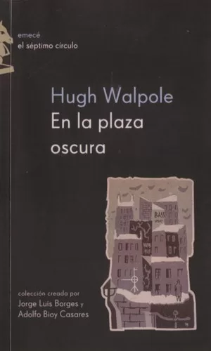En la plaza oscura